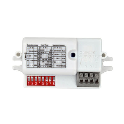 El sensor de movimiento automático de la microonda que cambia con 4 poste clava el terminal
